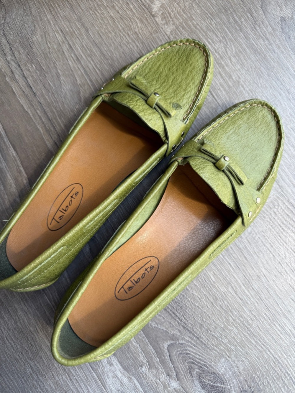 Talbots Olive Leather Bow Moccasin Loafers – Size 6B